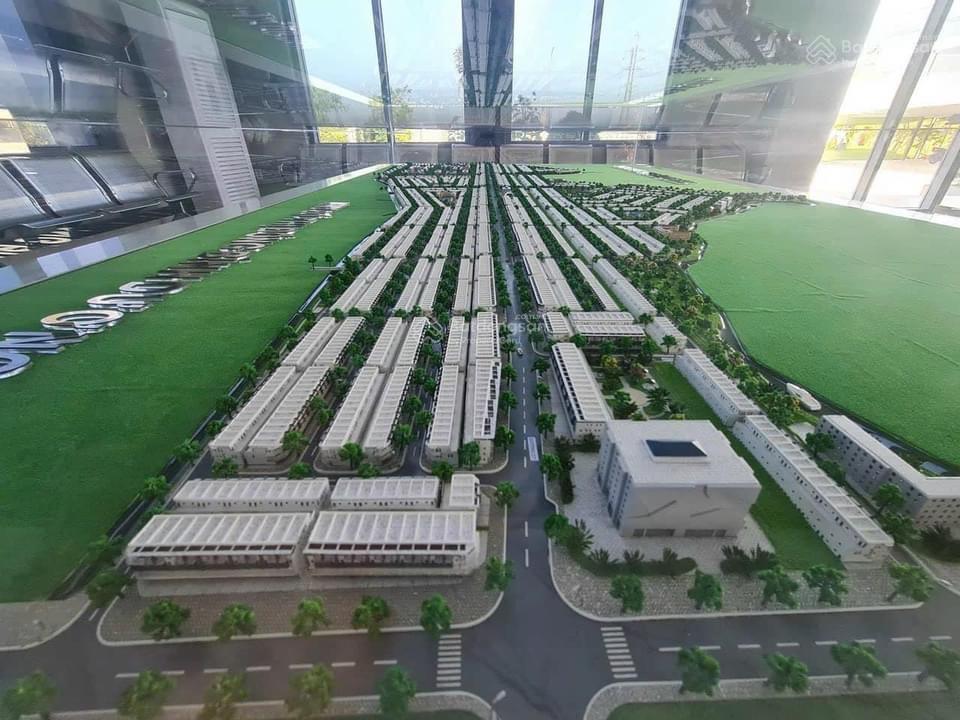 Cần bán lô đất 80m2 đối diện công viên, trường học giá 1.36 tỷ ,  0978 782 ***