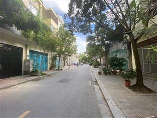 Bán gấp nhà liền kề văn phú vỉa hè rộng ,kinh doanh sầm uất.