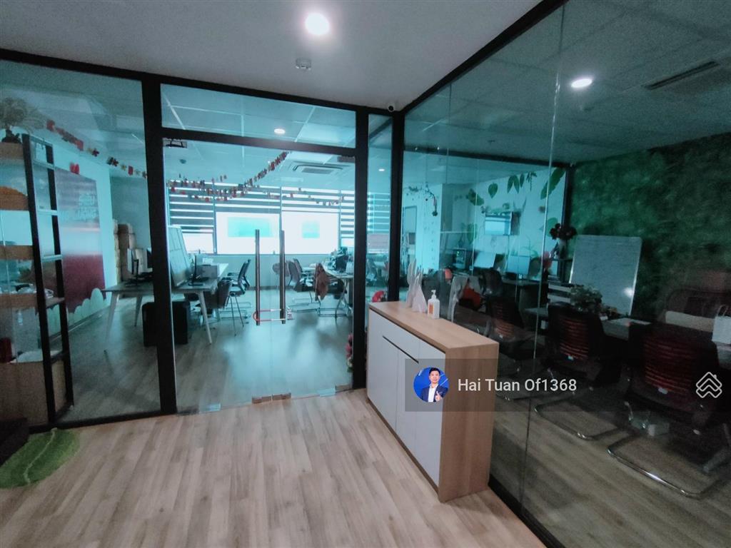 Cho thuê văn phòng tòa gold tower 100m2  0906 011 ***