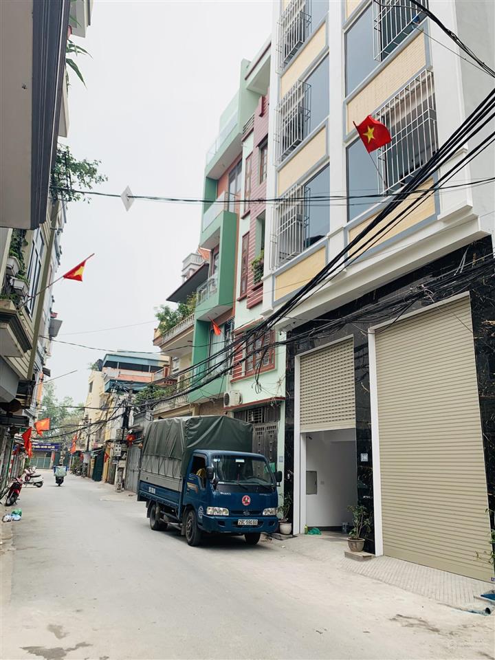 Cho thuê mbkd, kho, ki ốt tại 143 nguyễn chính, hoàng mai, ô tô đỗ cửa