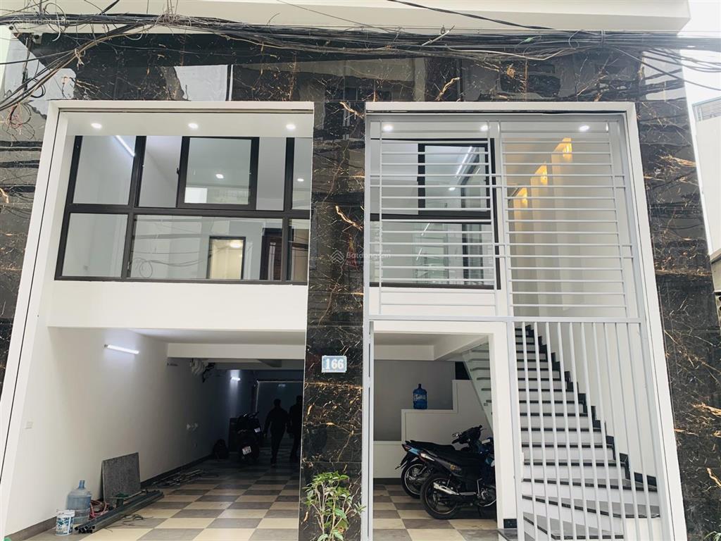 Cho thuê mbkd, kho, ki ốt tại 143 nguyễn chính, hoàng mai, ô tô đỗ cửa