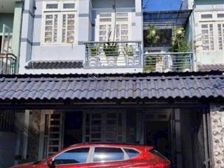 Bán nhà 1 trệt 1 lầu gần chợ hóc môn, dt 6 x 15m, sổ hồng riêng. giá 4ty445