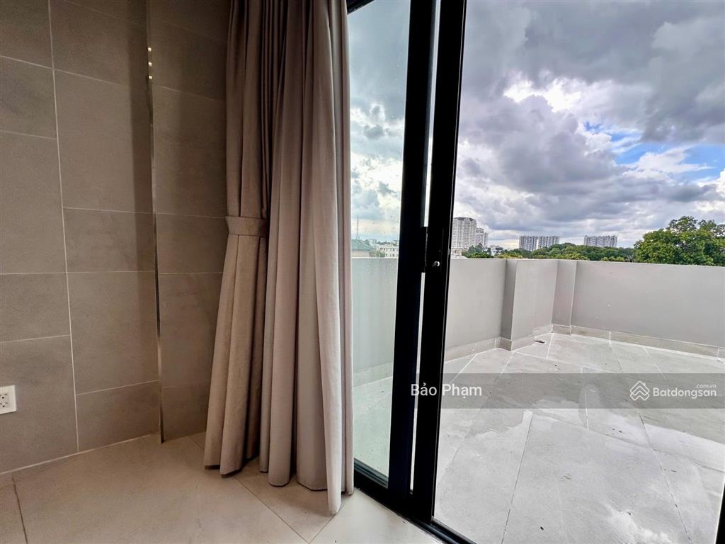 Căn hộ 2 phòng ngủ penthouse full nội thất rộng 70m2 gần văn lang cs3