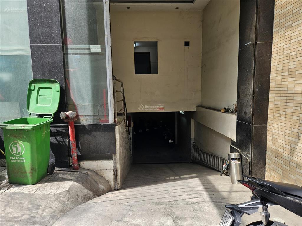 Bán cao ốc góc 2 mặt tiền đường lớn 10a nguyễn thị minh khai  đối diện tòa nhà đài vov q1, 18x18m