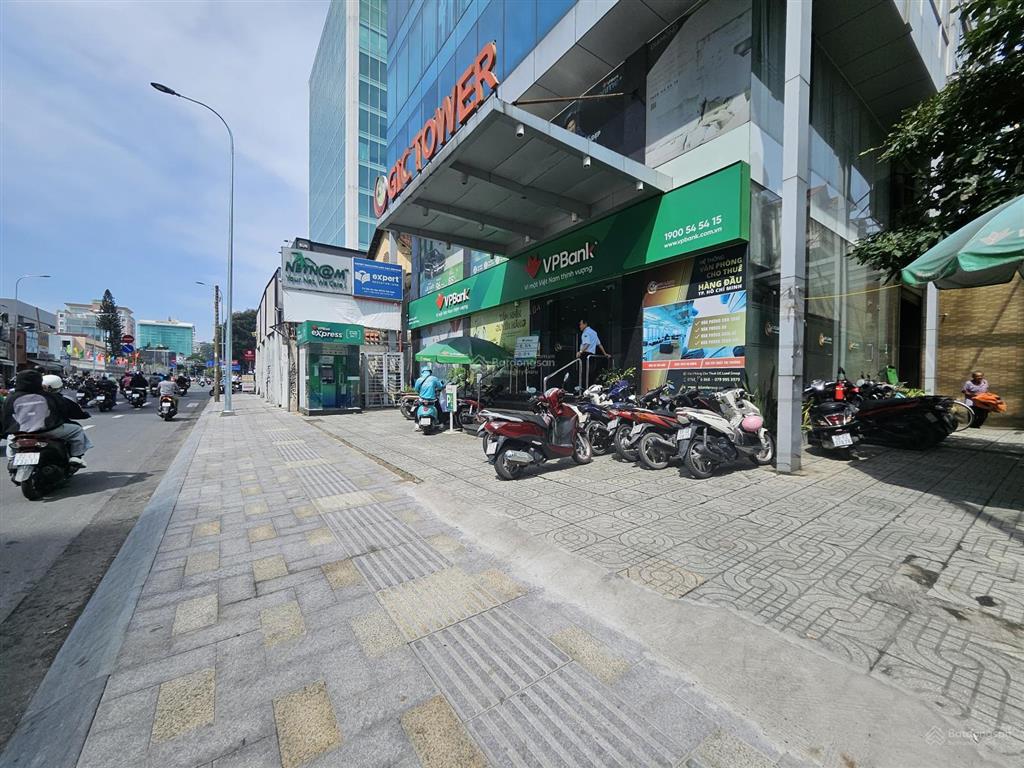 Bán cao ốc góc 2 mặt tiền đường lớn 10a nguyễn thị minh khai  đối diện tòa nhà đài vov q1, 18x18m