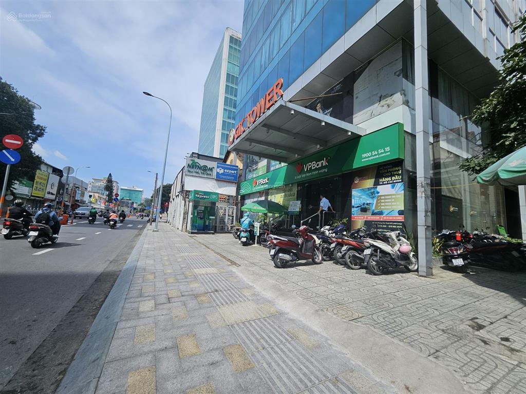Bán cao ốc góc 2 mặt tiền đường lớn 10a nguyễn thị minh khai  đối diện tòa nhà đài vov q1, 18x18m