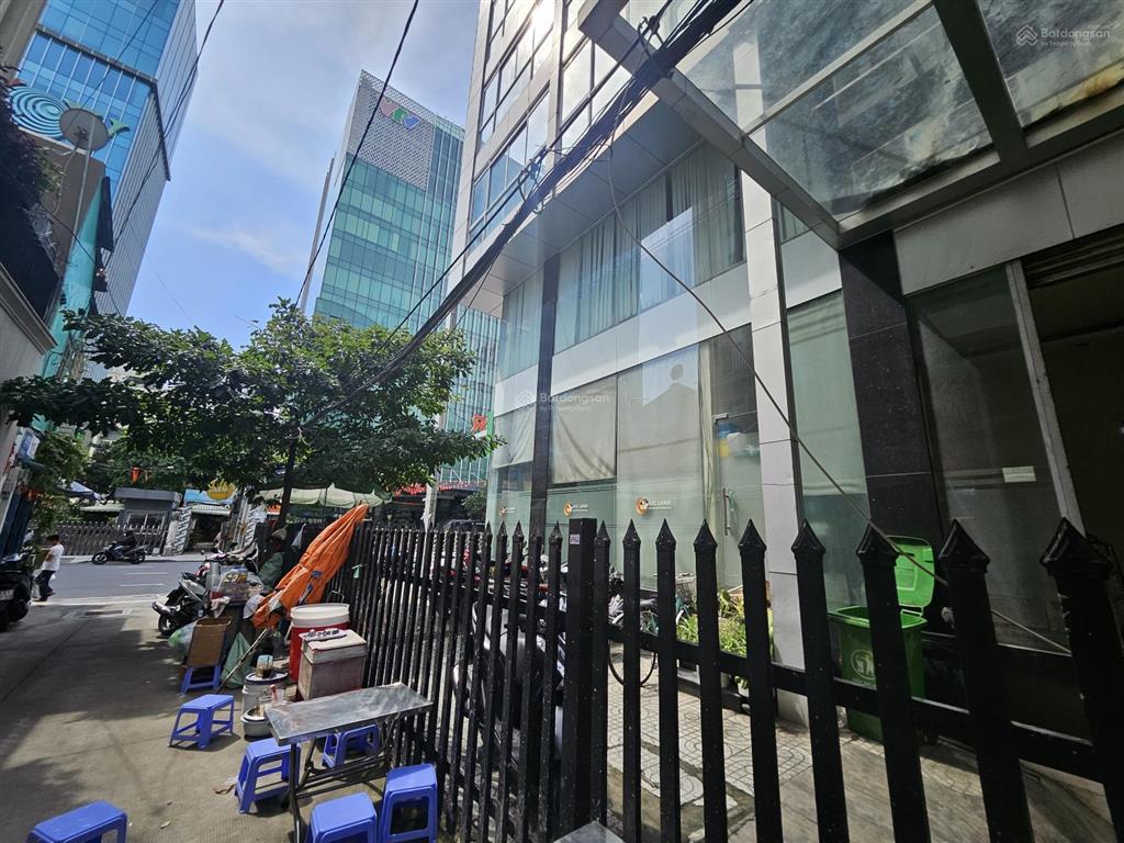 Bán cao ốc góc 2 mặt tiền đường lớn 10a nguyễn thị minh khai  đối diện tòa nhà đài vov q1, 18x18m