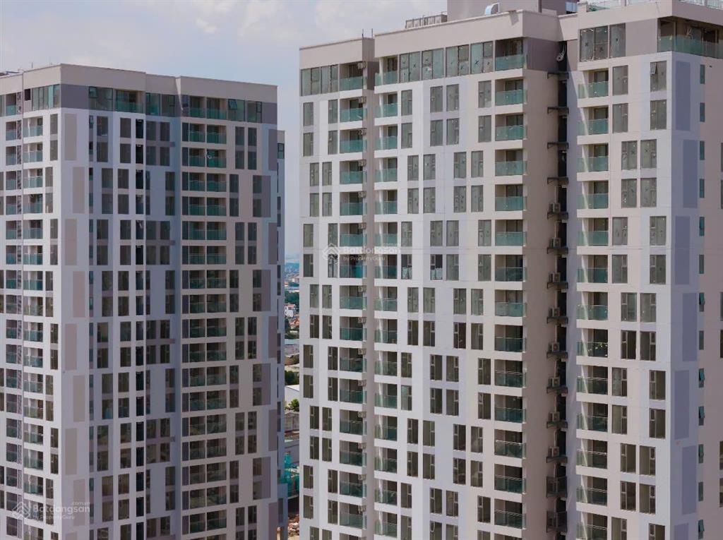 Căn 2pn  76m2 urban green giá chỉ 4,4 tỷ. bao mọi thuế phí. tầng cao view q1. alo em nhâm gửi căn