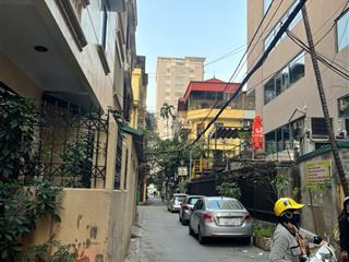 Bán nhà 3 tầng phố trần quốc hoàn, cầu giấy hn, dt38,5m2, mt 4m. giá 13,8 tỷ, phân lô ô tô thông