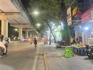 Bán nhà 3 tầng mặt phố xuân thủy  cầu giấy. dt 86m2, giảm giá 30,5 tỷ. vỉa hè, kinh doanh sầm uất