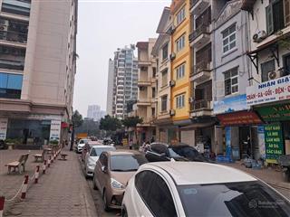 Bán nhanh nhà 4 tầng phố trung kính  cầu giấy. dt 45m2 mt 4,2m. giá 15,7 tỷ. phân lô, ô tô tránh.