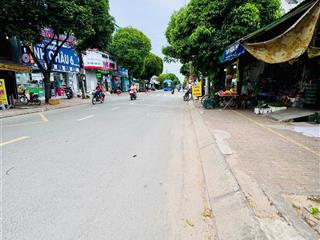 Bán đất tặng nhà 1000m2 full thổ cư  ngay mặt tiền bà triệu sát bệnh viện hóc môn chỉ 60tỷ