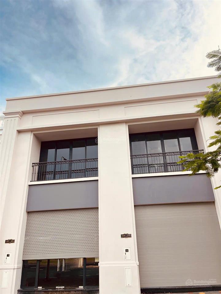 Shophouse  6.7 tỷ  mặt đường duy nhất tại vinhomes vũ yên.