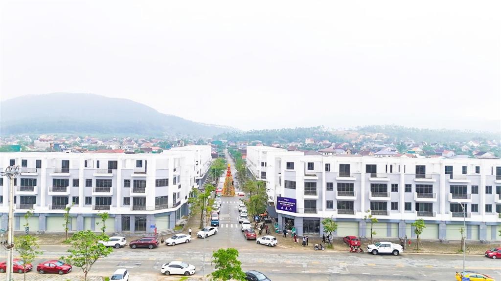 Bán shophouse tnr hồng lĩnh giá đợt 1. diện tích đất 122m2  đường 18m, mặt tiền 7m 3,5 tầng