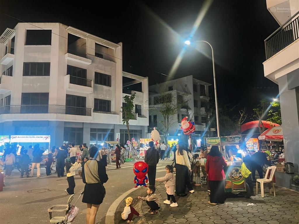 Bán shophouse tnr hồng lĩnh giá đợt 1. diện tích đất 122m2  đường 18m, mặt tiền 7m 3,5 tầng