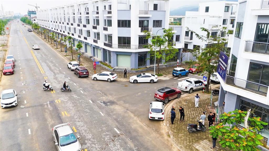 Bán shophouse tnr hồng lĩnh giá đợt 1. diện tích đất 122m2  đường 18m, mặt tiền 7m 3,5 tầng