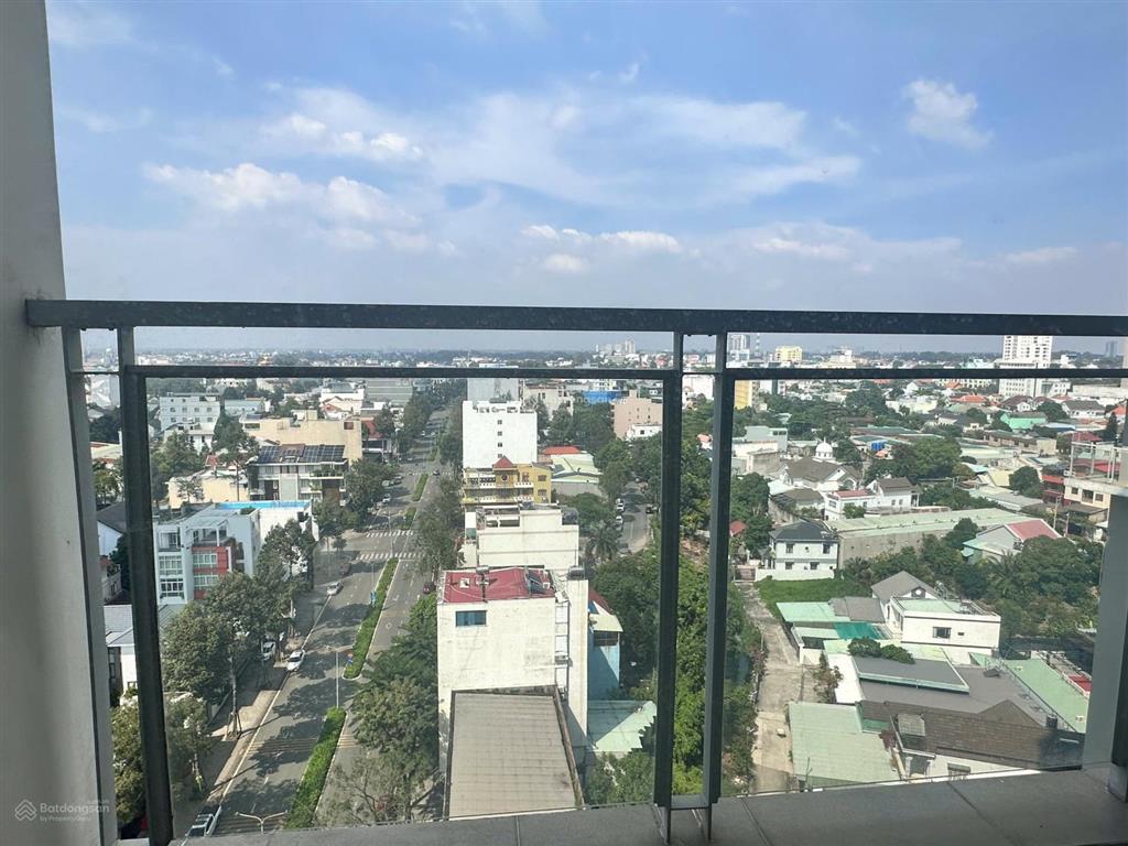 Bán căn duy nhất 2pn góc có 3 ban công, 3 mặt thoáng gặp ngay chính chủ chốt cọc, compass one