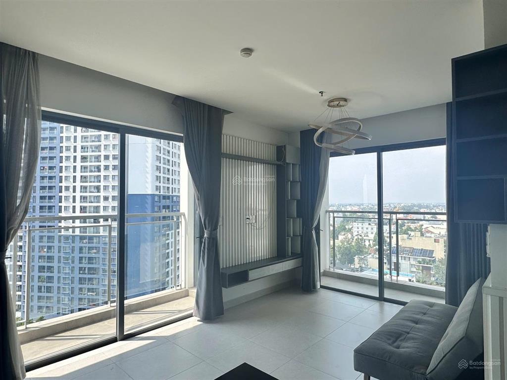 Bán căn duy nhất 2pn góc có 3 ban công, 3 mặt thoáng gặp ngay chính chủ chốt cọc, compass one