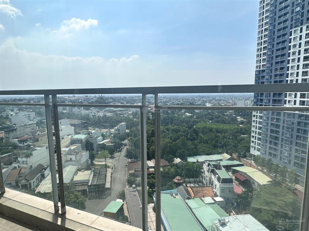 Bán căn duy nhất 2pn góc có 3 ban công, 3 mặt thoáng gặp ngay chính chủ chốt cọc, compass one