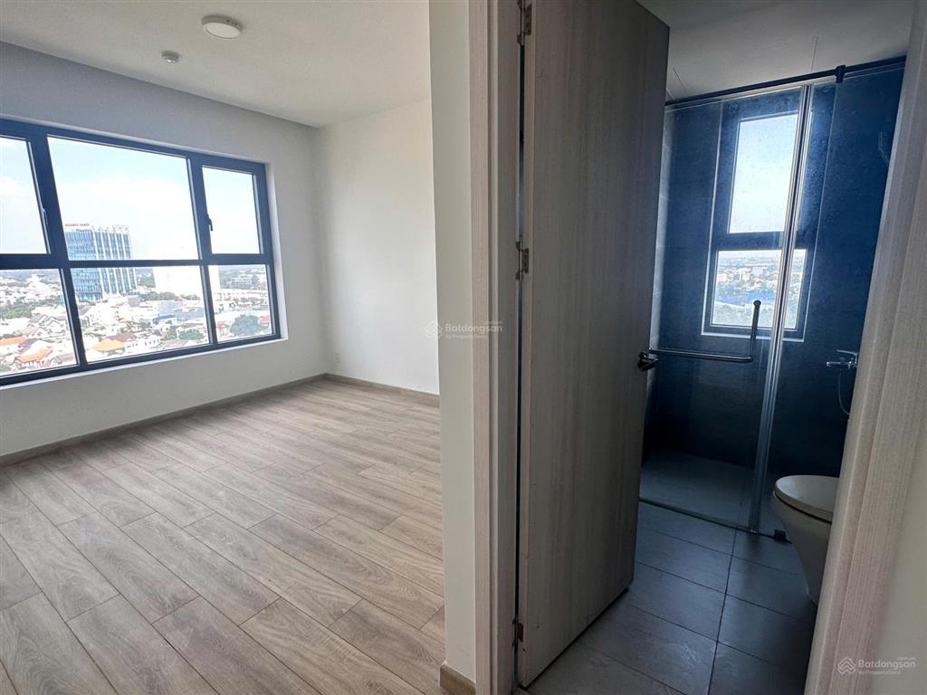 Căn góc 75m2 mới tinh  tầng cao view đẹp compass one hướng mát  bán gấp gặp chính chủ chốt cọc