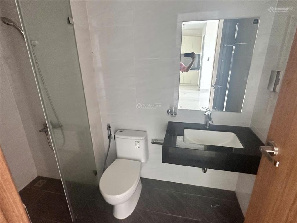 Căn 2pn 68m2 tầng cao view đẹp giảm mạnh 400 triệu sổ hồng sẵn bán gấp happy one central 0922 555 ***