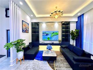 Bán nhà đẹp hàm nghi, tặng nội thất ô tô đỗ cổng  2 thoáng  dt 41m2  hơn 10 tỷ