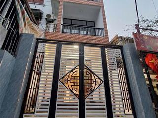 Bán nhà phố thạch cầu long biên. 72m. 4 tầng ' giá 8 tỷ 2. mặt tiền 5m . ô tô đỗ cửa. giá có thươn