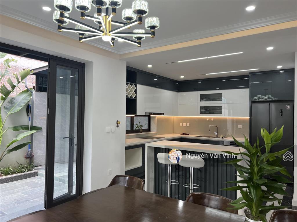 Biệt thự 180m2 * 3 tầng hoàn thiện full nội thất có sổ đỏ ngay mê linh anh dũng cần bán gấp