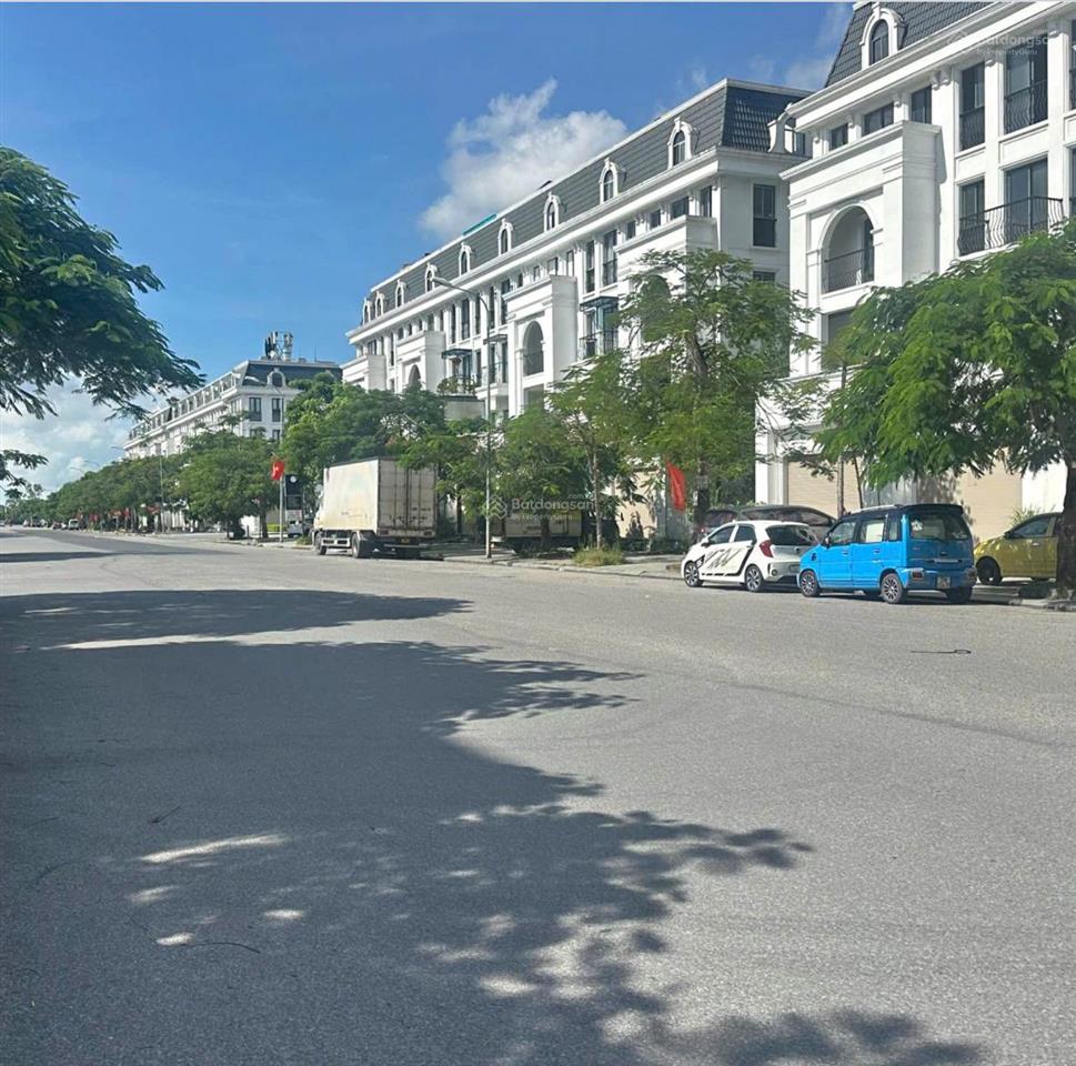 Rẻ 1 tỷ. 112m2*5 tầng hoàn thiện full nội thất, có thang máy làng việt kiều, vĩnh niệm, lê chân