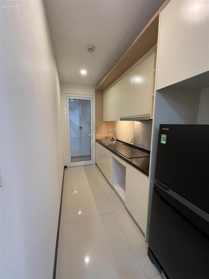 Chính chủ bán cắt lỗ căn 2 phòng ngủ 70m2 view sông hoà bình green city.  0988 835 ***