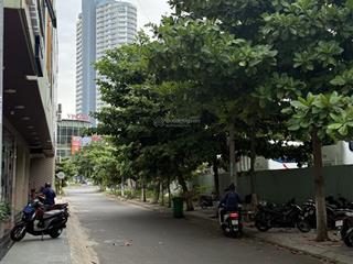 Lô góc mt an nhơn  cách biển mỹ khê 500m, qua vincom, võ văn kiệt vài bước chân.  0945 336 ***
