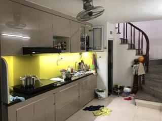 Cho thuê nhà Cầu Bươu, Hà Đông 4.5 tầng x 35m2, 4 ngủ, 3 WC, 9 Triệu KD onl, VP Cty, ở gđ