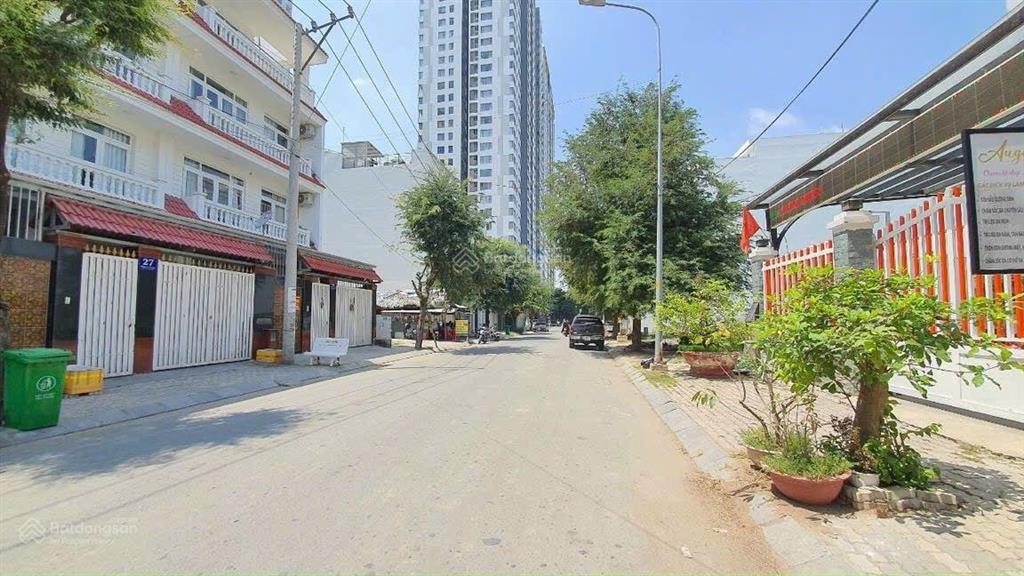 Bán tòa nhà mt lê thị chợ q7 7x20m hầm 4l giá 25.8ty tl