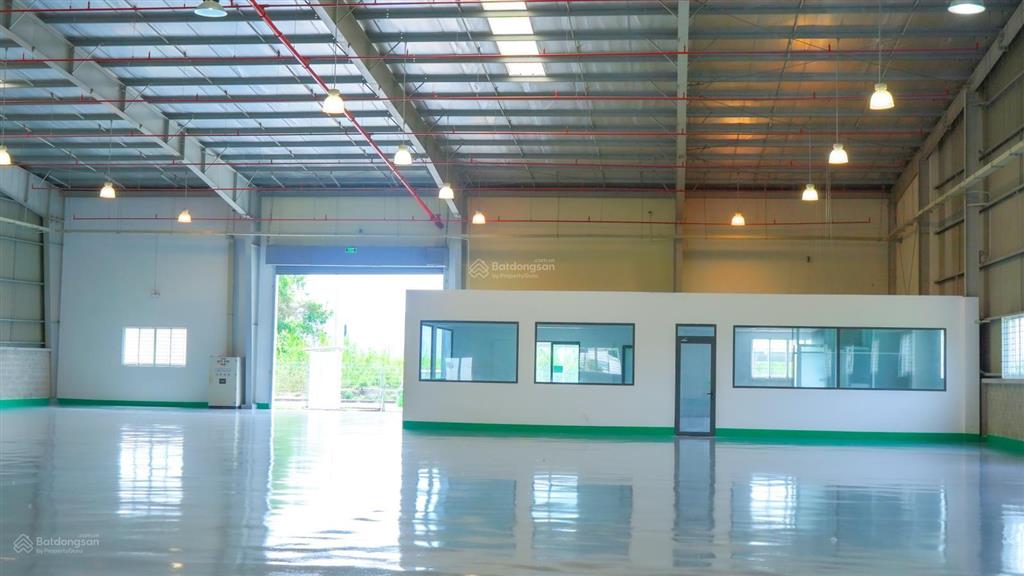 Cho thuê nhà xưởng 1400 m2 tiêu chuẩn pccc tự động hạ tầng hoàn thiện