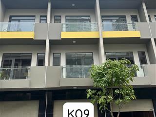 Bán nhà mặt phố tại bcons uni valley, 11,3 tỷ, 69,7m2, siêu hot