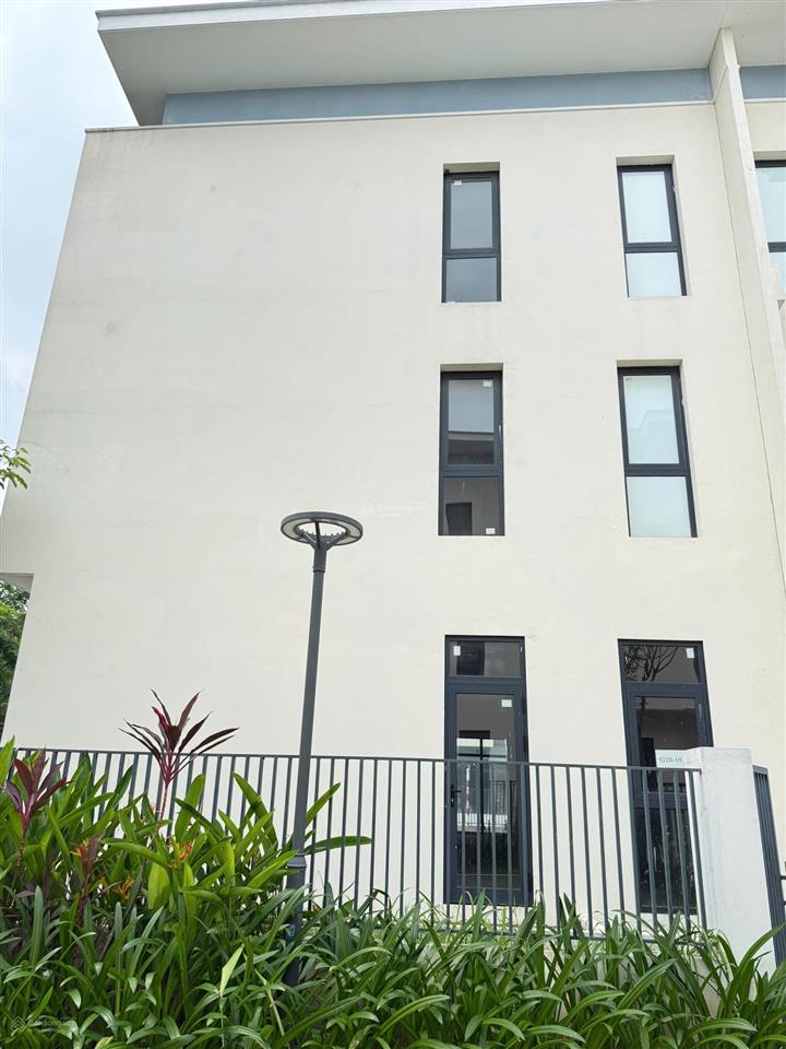 Siêu biệt thự góc 243.6m² đất 3 mặt tiền thoáng đẹp, thanh toán sớm 82 tỷ tại kđt mới dương nội