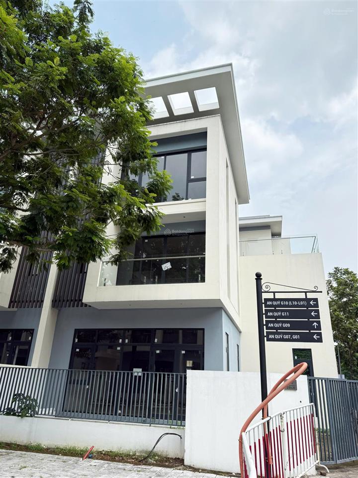 Siêu biệt thự góc 243.6m² đất 3 mặt tiền thoáng đẹp, thanh toán sớm 82 tỷ tại kđt mới dương nội