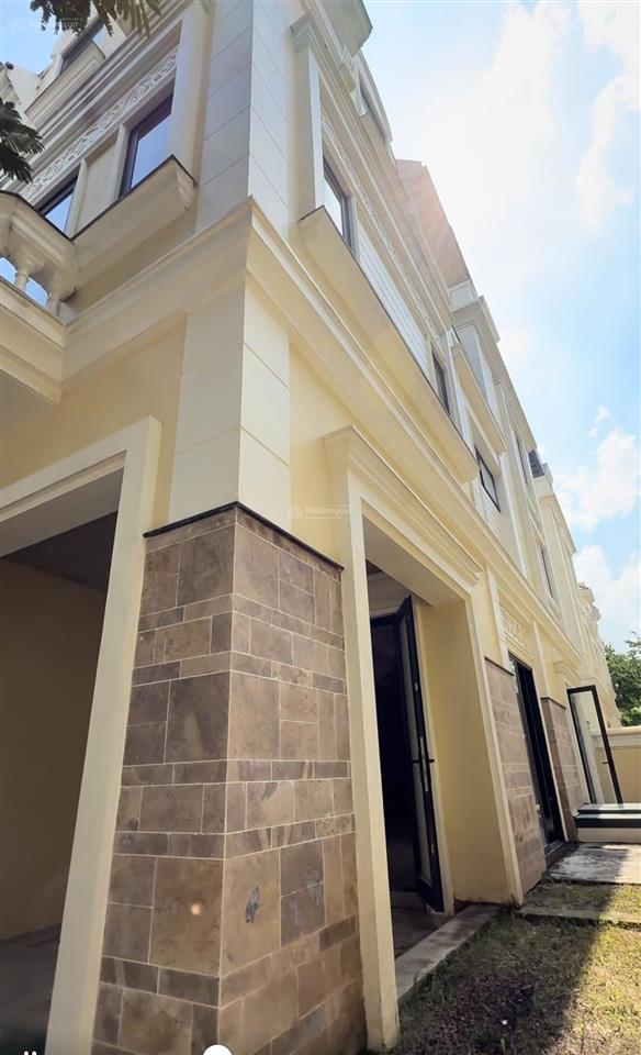 Sẵn biệt thự an lạc 177m2 đất có hầm 95m2. giá 214tr/m2 chưa gồm chiết khấu. gọi em tú 0358 485 ***