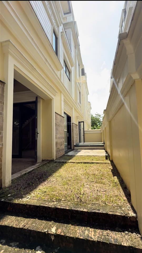 Sẵn biệt thự an lạc 177m2 đất có hầm 95m2. giá 214tr/m2 chưa gồm chiết khấu. gọi em tú 0358 485 ***