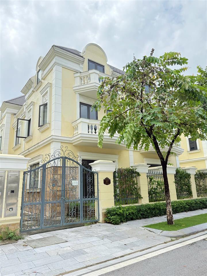 Sẵn biệt thự an lạc 177m2 đất có hầm 95m2. giá 214tr/m2 chưa gồm chiết khấu. gọi em tú 0358 485 ***