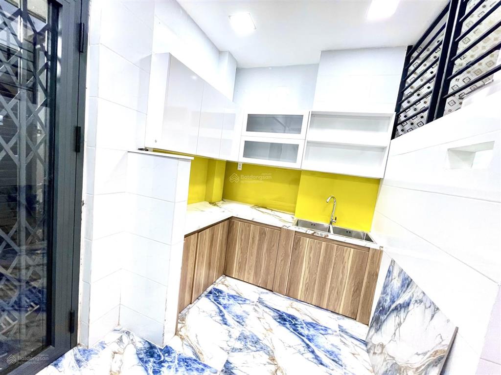 Nhà mới 4pn, 3 tầng 42m, hẻm thông dương bá trạc quận 8 chỉ 5,5 tỷ dọn vào ở ngay.xem nhanh