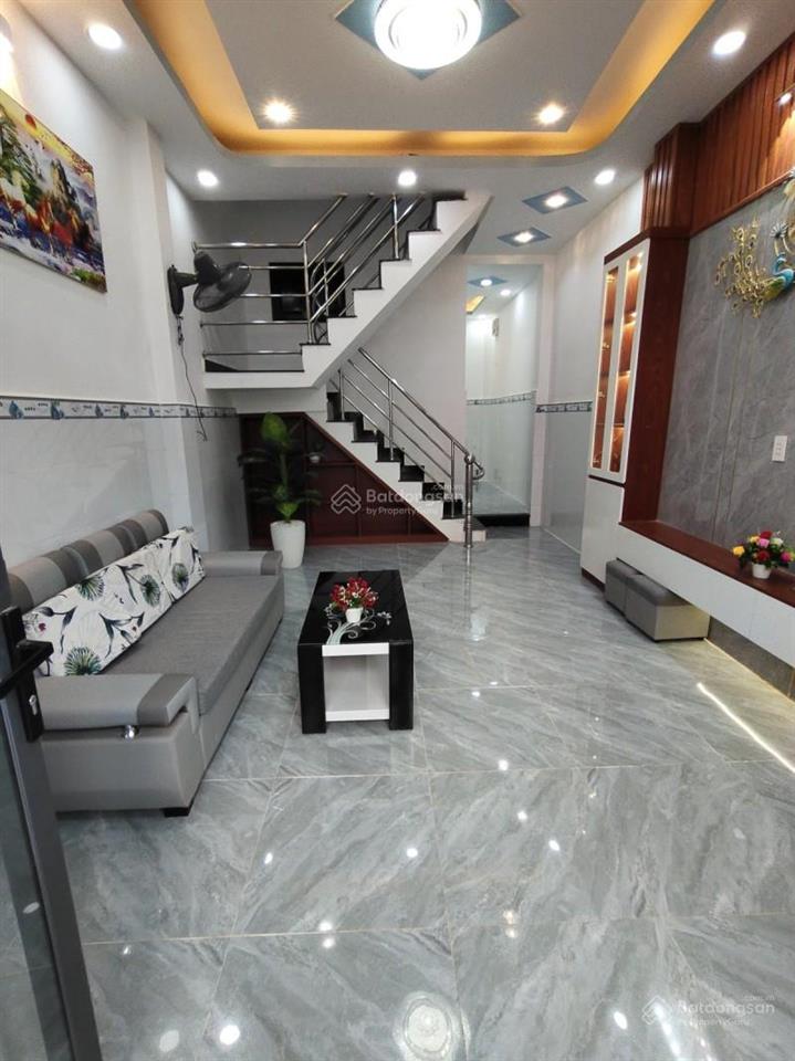 Bán nhà mới ở ngay 3 tầng 4pn ngay chợ nhị thiên đường p5 q8. giá nhỉnh 5 tỷ xem ngay.