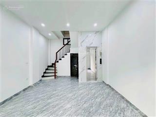 Bán nhà ba đình thang máy xịn full nội thất vài bước ra phố 46m*6t*8,4 tỷ giá tốt nhất khu vực