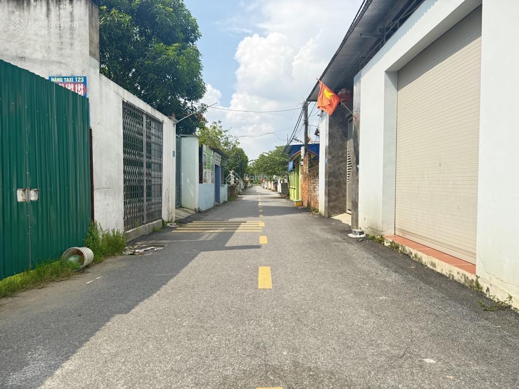 Bán nhà 3 tầng mai đình, sóc sơn gần khu cn nội bài. dt 58m2,mt 4.1m, ô tô đỗ cửa,nở hậu giá 2.8 tỷ