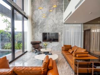 Tôi bán căn villas 300m2 đẳng cấp nhất đn, trực diện sông, có hồ bơi, an ninh 24/7  0901 156 ***