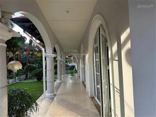 Hàng hiếm  bán nhà góc 2 mt thảo điền quận2. dt 17x 24 cn 410m2. kc trệt lầu. giá 40 tỷ