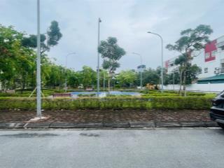 Thửa đất phân lô vuông đẹp tđc giang biên, 90m2, mt 5m, giá 21.3tỷ. vỉa hè rộng giá đầu tư