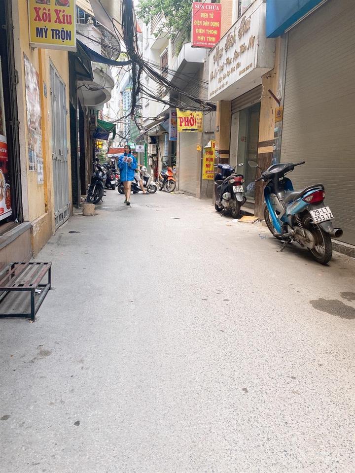 Cho thuê nguyên căn hộ gia đình xuân đỉnh 35m2x3t với 3pn giá 8tr/th