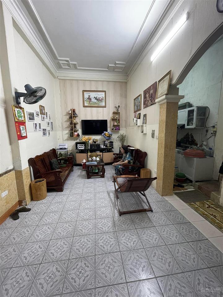 Cho thuê nguyên căn hộ gia đình xuân đỉnh 35m2x3t với 3pn giá 8tr/th