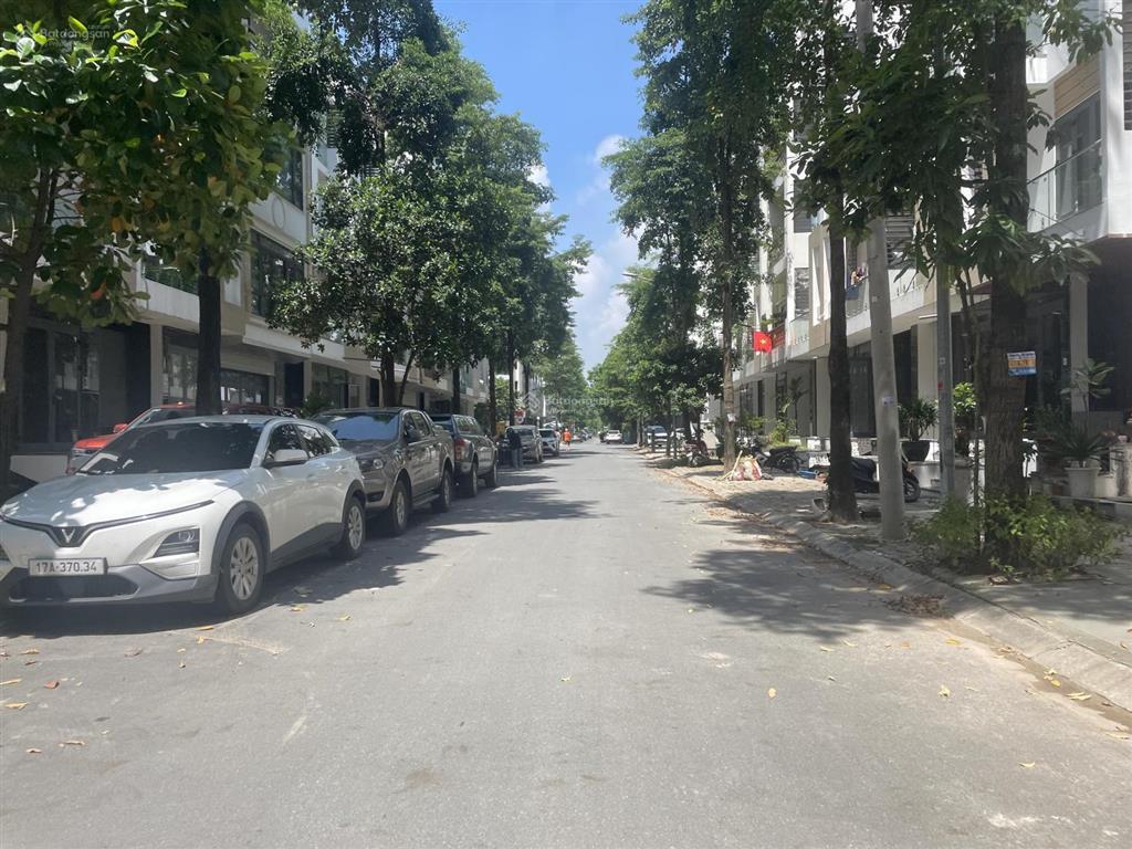 Bán nhà 5 tầng 75m2 mặt tiền 5m chờ thang máy giá chỉ 11 tỷ kđt thanh hà